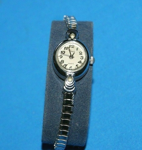 Beautiful vintage timex - beautiful,