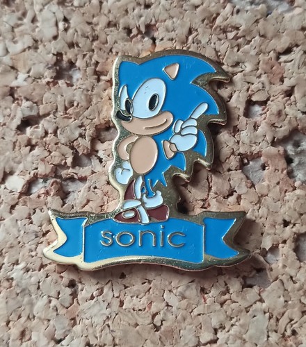 Pin sonic club sega - sonic, console