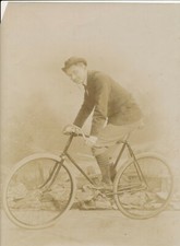 Le cycliste, vers 1890 photo