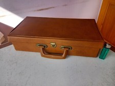 Ancienne malette vide en faux