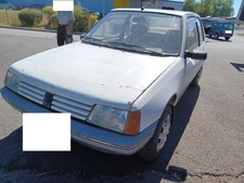 Optique avant principal gauche (feux)(phare) PEUGEOT 205 6204A4