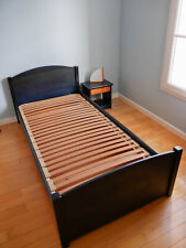 Lit 90x190cm en pin massif bleu marine avec tiroir de lit et table de chevet