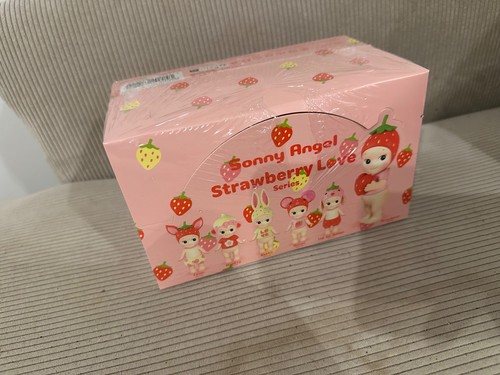 Sonny angel strawberry love - sonny,