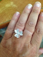 BAGUE FLEUR TRÈFLE EN ARGENT