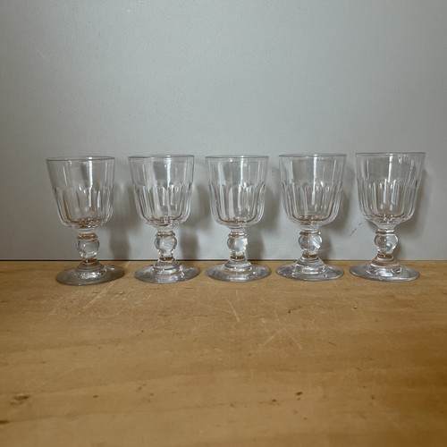 Lot verres pied en - à,