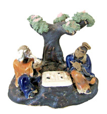 Décor d'aquarium Céramique Chinois jouant au jeu de Go Dimensions 6,5 x 4 cm