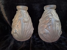 Paire de vases Art Déco en verre dépoli signés Étaleune France, Années 1930-40