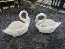 PAIRE DE POTS DE FLEURS