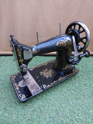 Ancienne machine coudre - a,
