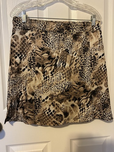 Med bette court - med, skort