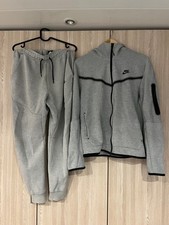 Ensemble Nike Tech. de Couleur