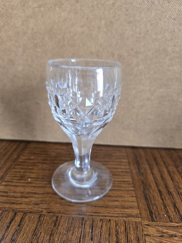 Verre cristal liqueur - en, a