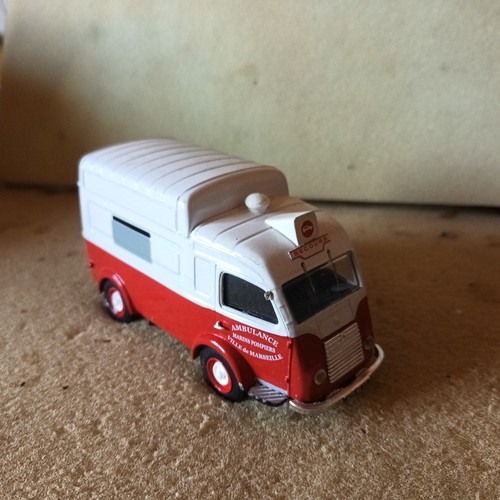 Corgi heritage renault 1000 - heritage,