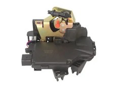 Serrure de coffre arrière