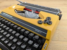 Pieds de machine à écrire