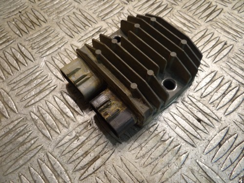 regulateur de tension quad