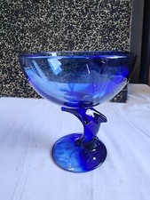 Coupe bleue en verre motif pied dauphin décoration dessert table service