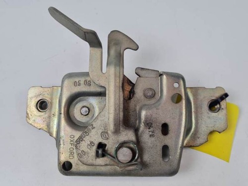 Serrure capot renault - capot, iii