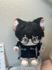 Poupée mascotte en peluche