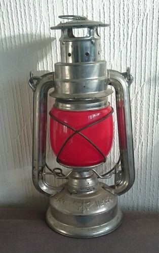 Ancienne lampe tempête rouge - ancienne,