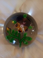 Presse papier décor de pensée Baccarat étoile 8,2 cm