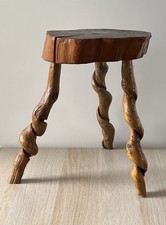 Ancien Tabouret Trépied en Bois Massif