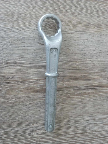 Clé polygonale contrecoudée