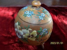 Ancien petit chaudron en olivier. Joli décor de pensées. Souvenir de Paris. Réf9