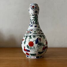 Grand vase porcelaine chine decor de fleurs et insectes , signature à déchiffrer