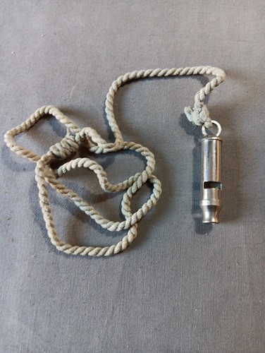 Ancien sifflet hute tons - sifflet,
