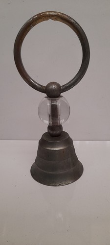 Cloche ancienne avec boule - cloche,