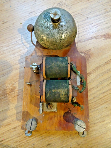 Ancienne sonnette électrique