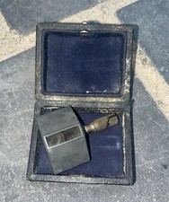 ÉQUERRE OPTIQUE  A PRISME ANCIEN