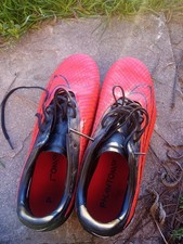 crampons football très bon