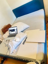 Lit + sommier + matelas + 2 oreiller