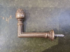 ANCIENNE PATÈRE / EMBRASE DE RIDEAUX BRONZE OU LAITON COULEURS DORÉ VIEILLI