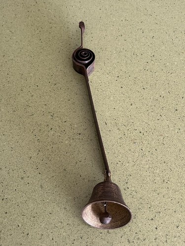 Ancienne cloche porte en - cloche,