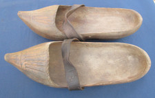 Paire  sabots bois lanière