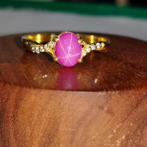 Ancienne étoile saphir rose