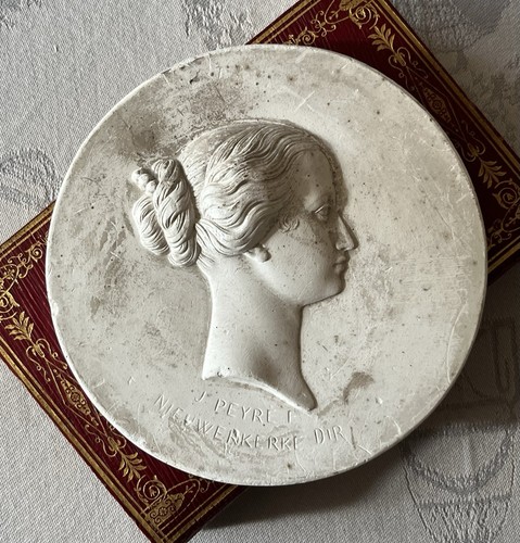Médaillon plâtre profil de - médaillon,