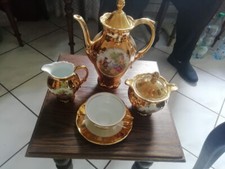 Service à café en porcelaine ALLEMAGNE BAVARIA doré, scènes galantes FRAGONARD