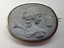 ANCIENNE BROCHE ARGENT VERMEIL ? & CAMÉE PIERRE DE LAVE BUSTE DE JEUNE FEMME