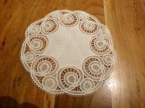 Linge ancien napperon rond - napperon,