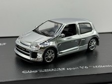Renault Clio V6 Millenium Chromé 1/43 Universal Hobbies