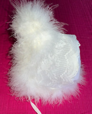 Ancien bonnet / coiffe de bébé en plumes de cygne et dentelle