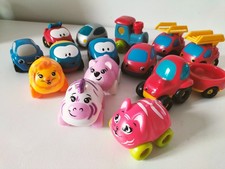 Lot de 15 petits véhicules et
