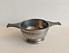 Petit bol a quaich en étain de la manufacture English Pewter Sheffield Taste Vin