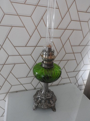 Ancienne lampe pétrole - ancienne,