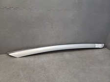 Montant pare brise avant droit