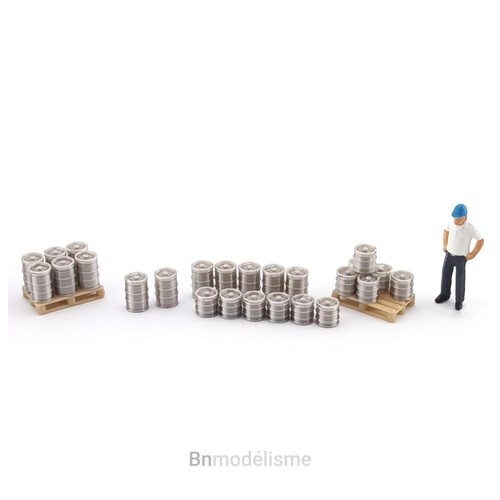 Lot fûts bière 1 87 - 25, 1/87